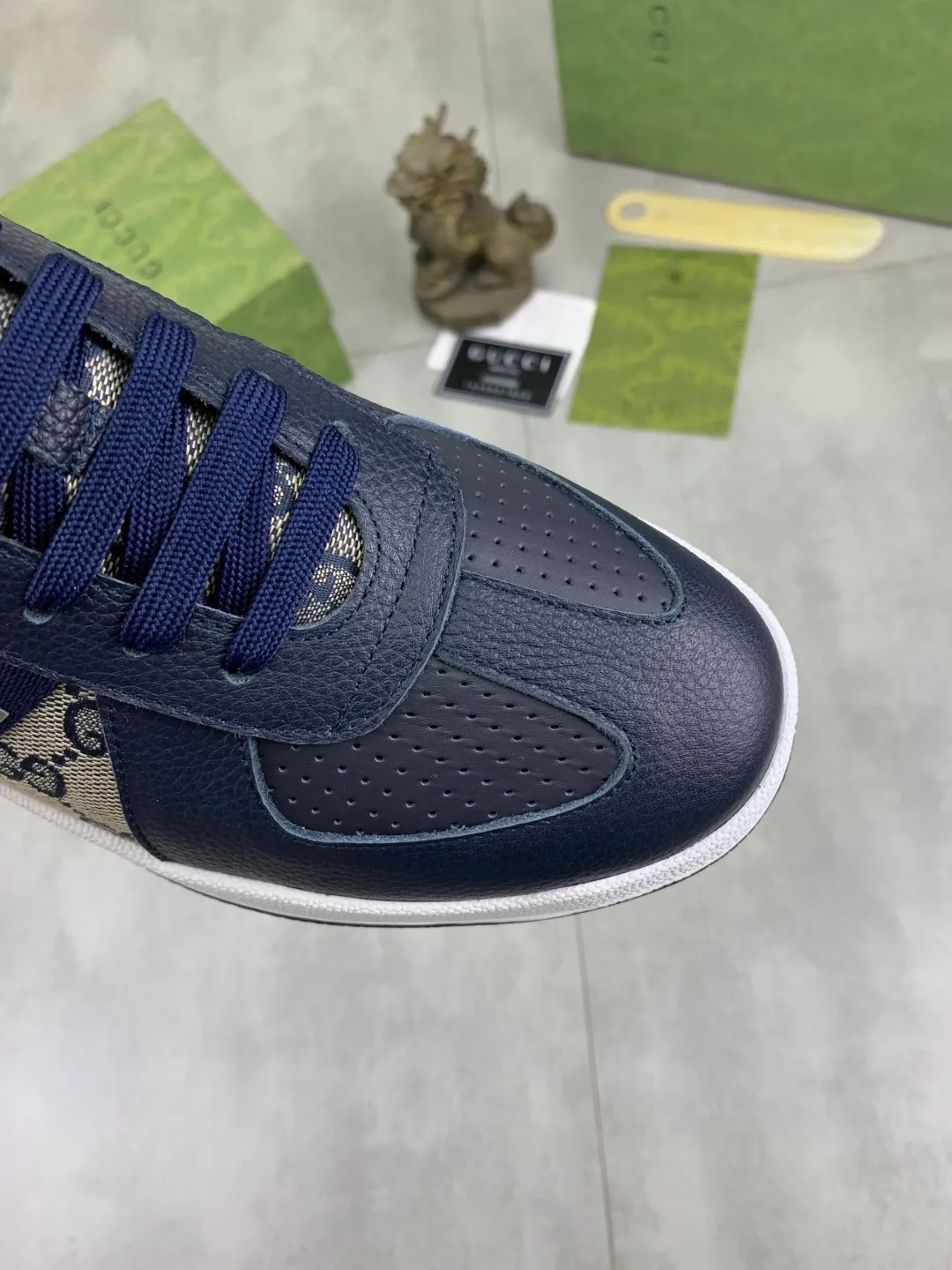 Men's shoes 💰P400💰【New model】 🆘 The latest model from Gucci official website 🎁 Classic casual and fashionable men's shoes 👟 Hot model 💥 Simple and elegant style, exclusive for trendy men. Unique latest brand elements from the official website 👑 Original Gucci decoration, fashionable and generous, made of original soft calfskin fabric ➕ Comfortable soft pigskin lining ✅Wear-resistant rubber outsole designated on the official website_Full of elasticity, the classic model taken at the counter 🎬Color: 4️⃣colors available😍Number of codes: 38-44 (45 46 customized)